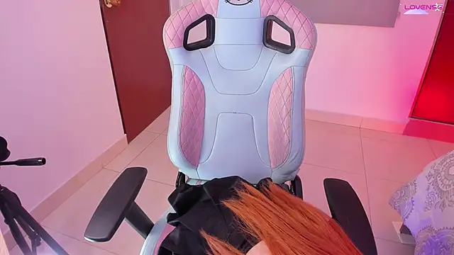 Eyleen 24 online show from December 17, 2025, 11:32 pm