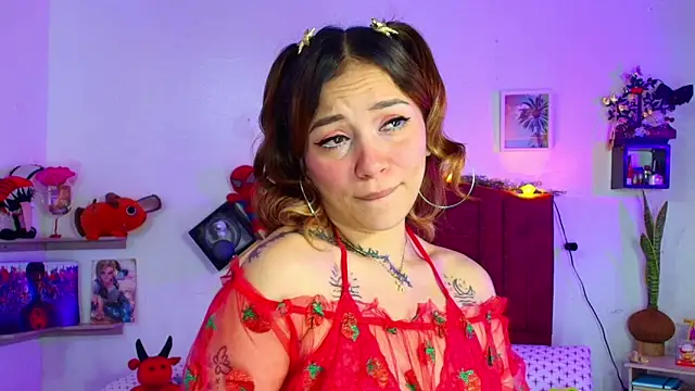 alisson zafiro  online show from February 18, 2026, 3:15 am