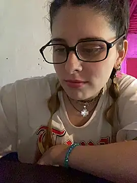 FlorBich online show from April 24, 2026, 6:54 pm