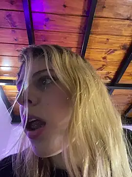 FlorBich online show from September 12, 2025, 1:06 am