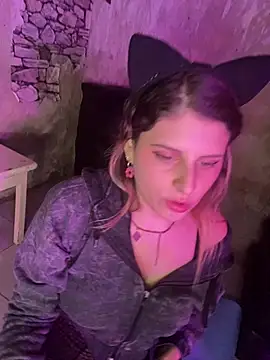 FlorBich online show from April 14, 2026, 7:02 am