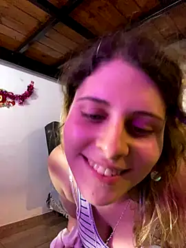 Snapshot of FlorBich chatting on December 19, 2025, 9:39 pm FlorBich online show from December 19, 2025, 9:39 pm