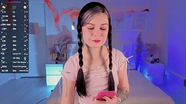 Snapshot of Lil_Amelie chatting on November 8, 2025, 10:19 am Lil Amelie online show from November 8, 2025, 10:19 am