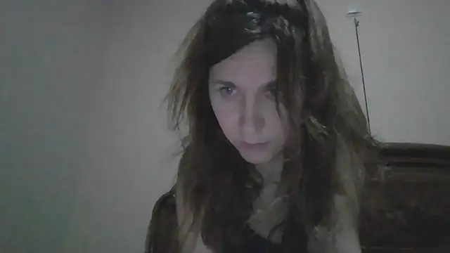 JasmineGlamour online show from December 15, 2025, 8:14 pm