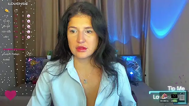 Alianna Solo Kisses online show from November 17, 2025, 6:17 am