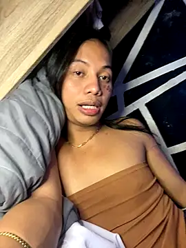 whiteladyboy online show from December 4, 2025, 9:52 am