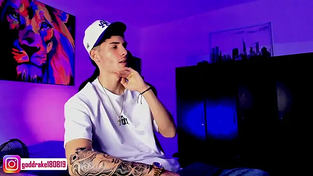 god drake online show from December 3, 2024, 9:17 pm