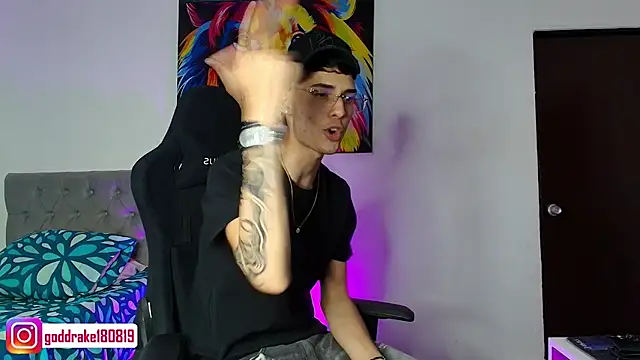 god drake online show from February 27, 2025, 4:57 am