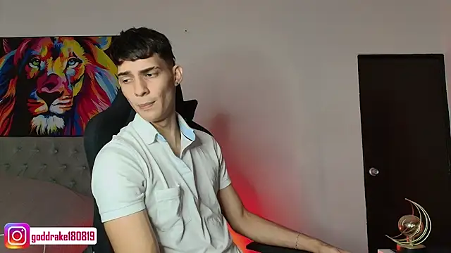 god drake online show from February 13, 2025, 4:32 am