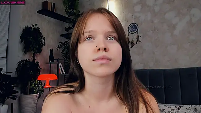 NicoleSkyt online show from March 2, 2025, 4:47 pm