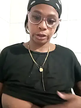 Melanie candy  online show from October 16, 2025, 3:48 am