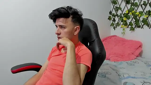 big-dicktop23 online show from February 13, 2025, 4:39 pm