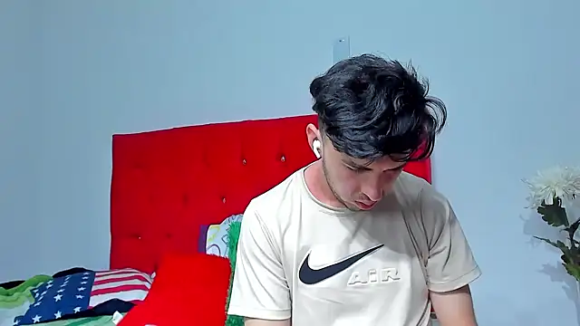 big-dicktop23 online show from February 5, 2025, 2:08 am