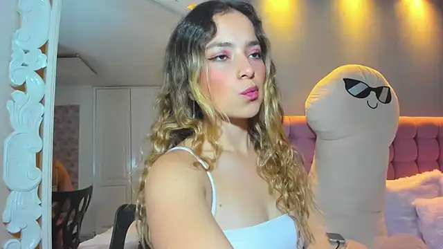 IssadoraJames online show from February 9, 2025, 2:18 pm