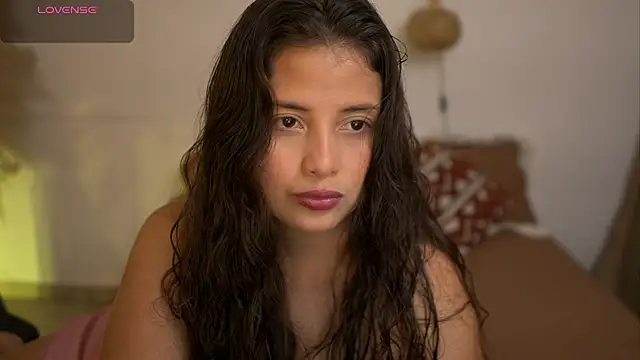 lirio05 online show from February 9, 2026, 6:39 pm