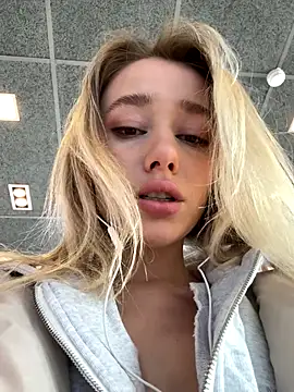 Snapshot of SSSATIVA_model chatting on November 9, 2025, 2:37 am SSSATIVA model online show from November 9, 2025, 2:37 am