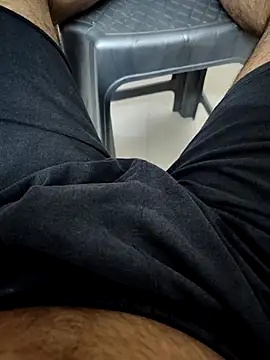 SplitPrestige19 online show from December 17, 2025, 6:57 pm