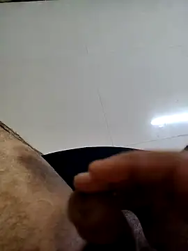 SplitPrestige19 online show from October 17, 2025, 9:56 am