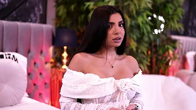 Snapshot of NicoleCellini chatting on January 13, 2026, 7:07 pm NicoleCellini online show from January 13, 2026, 7:07 pm