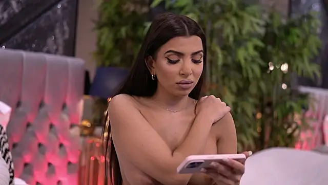 Snapshot of NicoleCellini chatting on January 14, 2026, 6:55 pm NicoleCellini online show from January 14, 2026, 6:55 pm