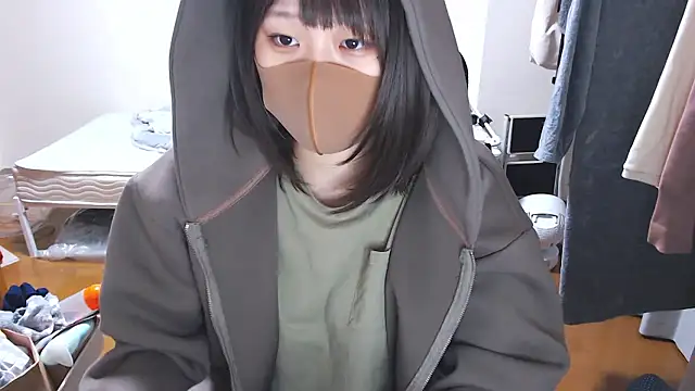 izumi  123 online show from October 28, 2025, 3:11 pm