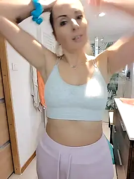 Jade Emeraud online show from December 17, 2025, 1:38 pm