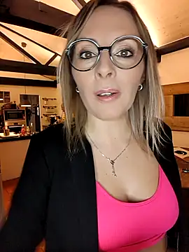 Jade Emeraud online show from November 21, 2025, 7:57 pm