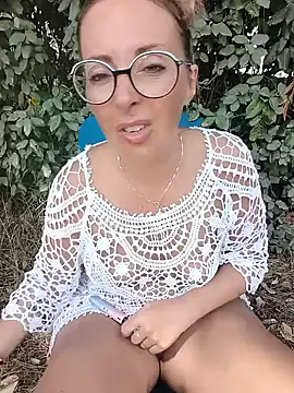 Jade Emeraud online show from August 3, 2026, 10:54 am