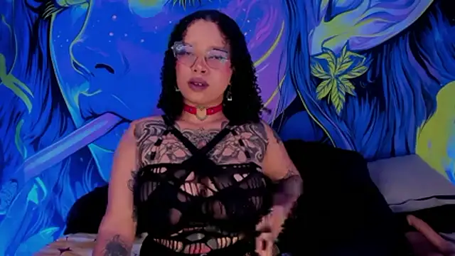Emiilycollins online show from April 24, 2026, 3:19 am