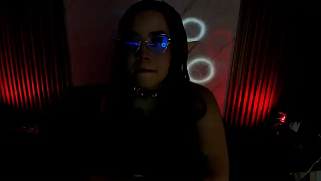 Emiilycollins online show from February 12, 2025, 9:33 pm