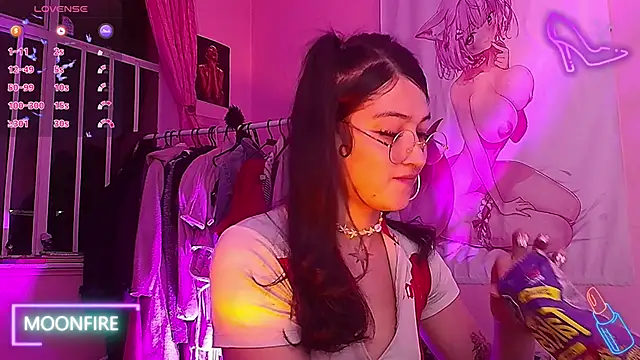 moonfiredancer online show from October 3, 2025, 1:42 am