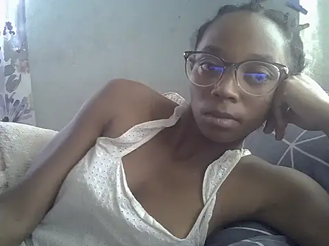 ElianeHot online show from April 9, 2026, 8:42 am