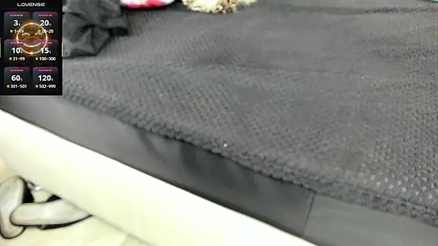 LIZ HOLMES online show from March 11, 2025, 10:18 am