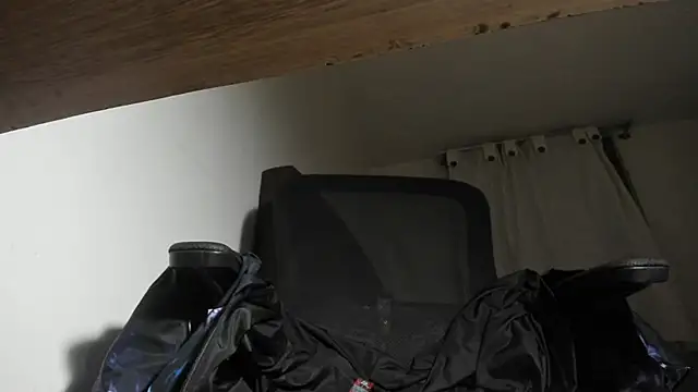 s sven03 online show from February 27, 2025, 3:51 am