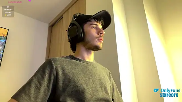 ilytheo online show from October 8, 2025, 7:32 am