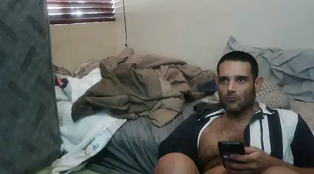 Snapshot of kevinbolena chatting on February 25, 2025, 8:53 pm kevinbolena online show from February 25, 2025, 8:53 pm