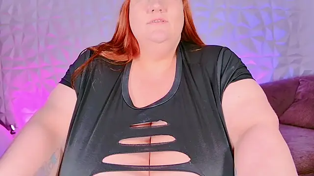 BiggyMelon online show from November 28, 2025, 10:54 pm