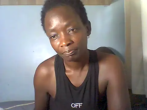 Sexy-BlackGold online show from November 3, 2025, 9:02 am