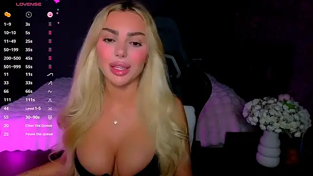 babyleilaa online show from June 19, 2026, 8:03 pm