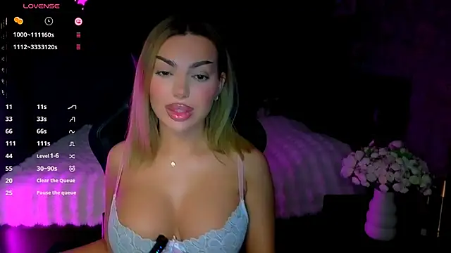 babyleilaa online show from March 13, 2026, 9:42 pm