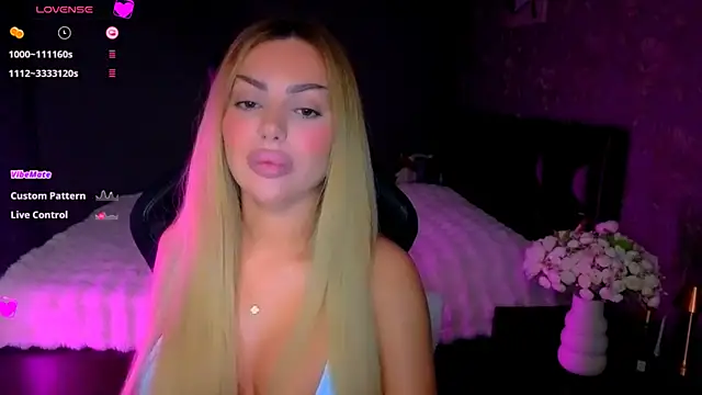 babyleilaa online show from April 8, 2026, 8:54 pm