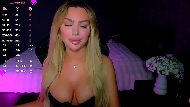 babyleilaa online show from June 1, 2026, 8:08 pm