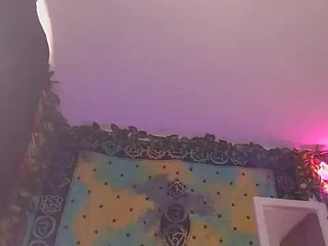 chanel 1041 online show from October 1, 2025, 9:07 pm