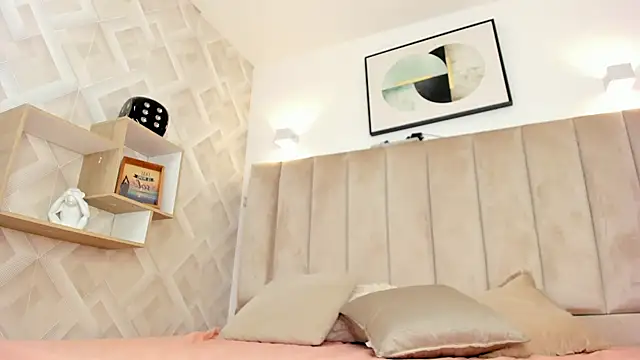 Anniie Queen online show from February 8, 2026, 3:04 am