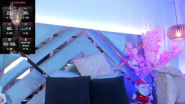 LiaaGenner online show from November 24, 2025, 2:44 am