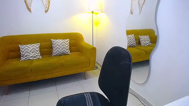 paolunaa online show from November 29, 2025, 3:39 am