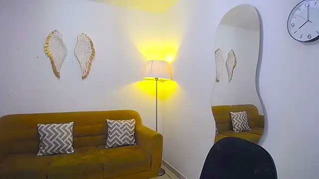 paolunaa online show from November 21, 2025, 12:59 pm