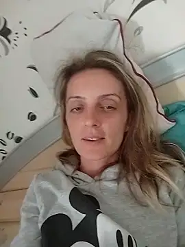 Snapshot of SophyGirl chatting on September 30, 2025, 11:49 am SophyGirl online show from September 30, 2025, 11:49 am