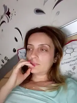 Snapshot of SophyGirl chatting on February 13, 2025, 9:27 pm SophyGirl online show from February 13, 2025, 9:27 pm