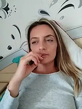 Snapshot of SophyGirl chatting on September 26, 2025, 12:34 pm SophyGirl online show from September 26, 2025, 12:34 pm